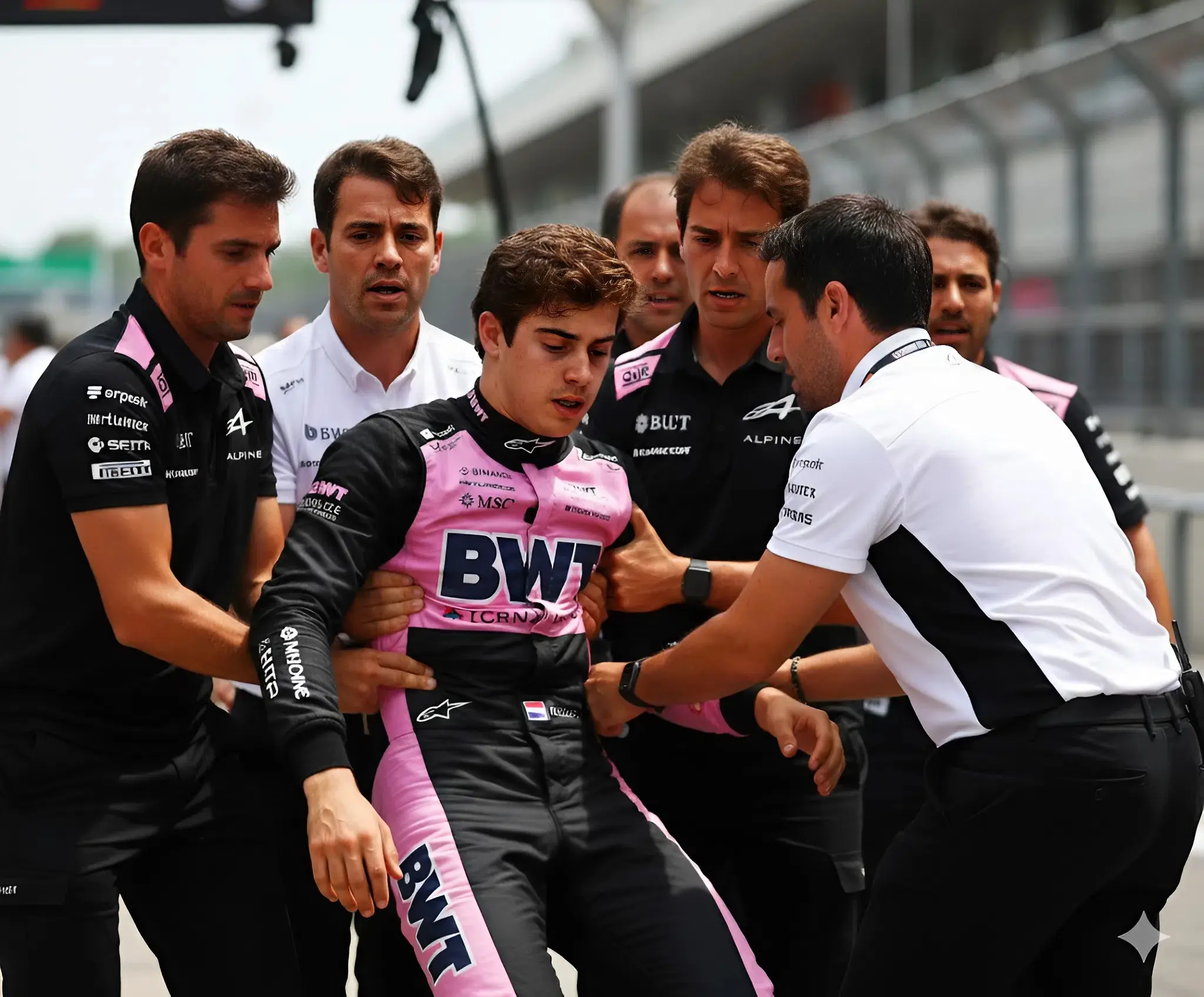 Cover Image for HACE 10 MINUTOS: El pánico se apoderó del paddock y de las tribunas durante la jornada de pruebas de pretemporada de Alpine cuando el joven talento Franco Colapinto sufrió un fuerte accidente tras una violenta colisión en el Hungaroring. Los equipos de seguridad y el personal médico intervinieron de inmediato, mientras ingenieros y compañeros permanecían en un silencio cargado de preocupación. Ahora se ha dado a conocer una actualización profundamente emotiva sobre el proceso de recuperación que Franco está afrontando después del duro impacto. Nuestros pensamientos están con él y con su familia en este difícil momento.