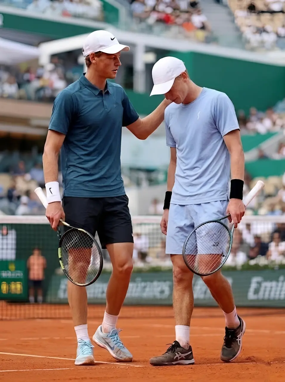 Cover Image for ✨Più di una vittoria: il momento di umanità di Jannik Sinner che ha toccato il mondo del tennis.